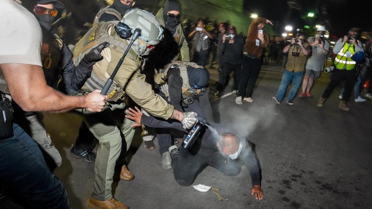 ABD'de göçmenlerin protestolarına sert müdahale: Polis şiddeti kamerada