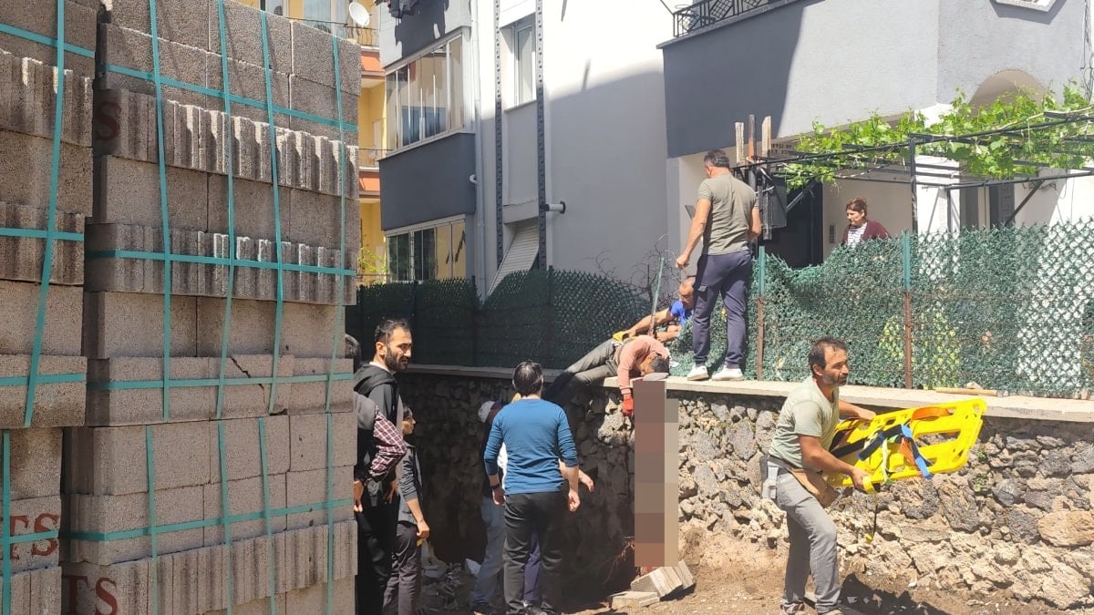 Aksaray'da korkuluk demiri sırtına saplanan emekçi ağır yaralandı