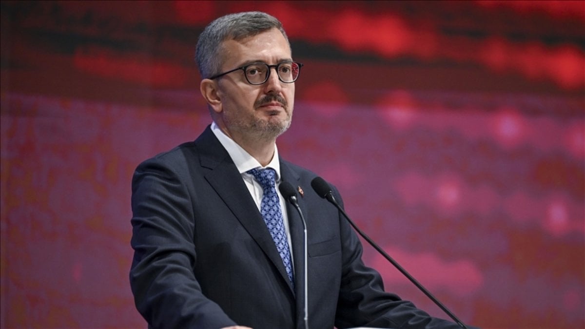 Burhanettin Duran’dan İstanbul’un fethinin yıl dönümüne ait açıklama