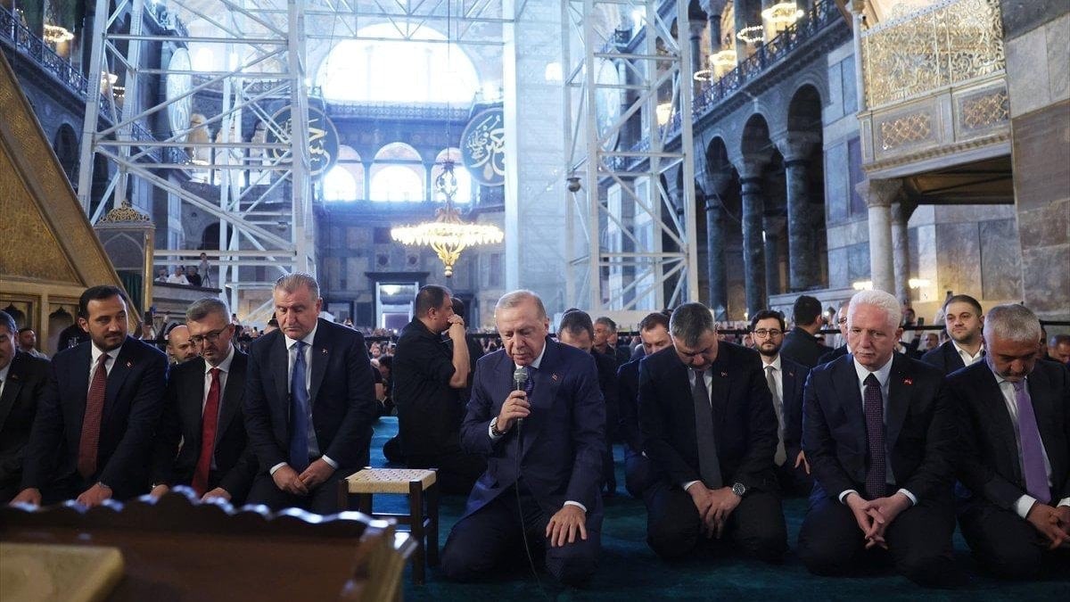 Cumhurbaşkanı Erdoğan'dan Ayasofya'da Kur'an tilaveti