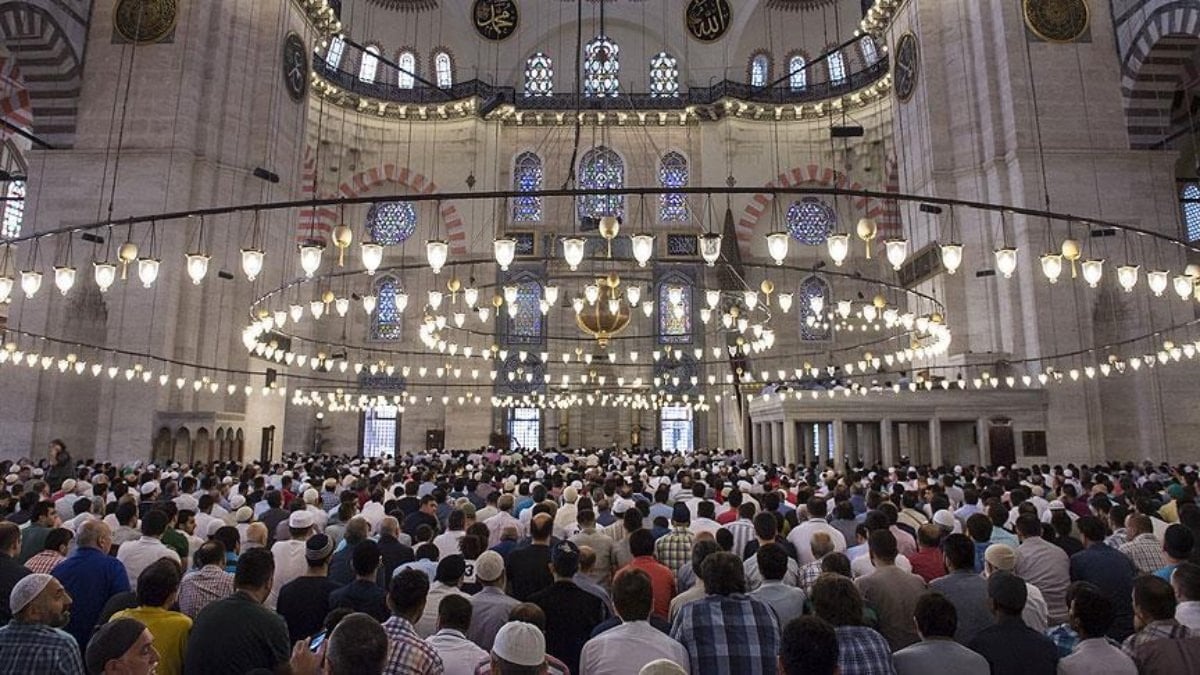 Diyanet açıkladı: Vilayet il bayram namazı saatleri