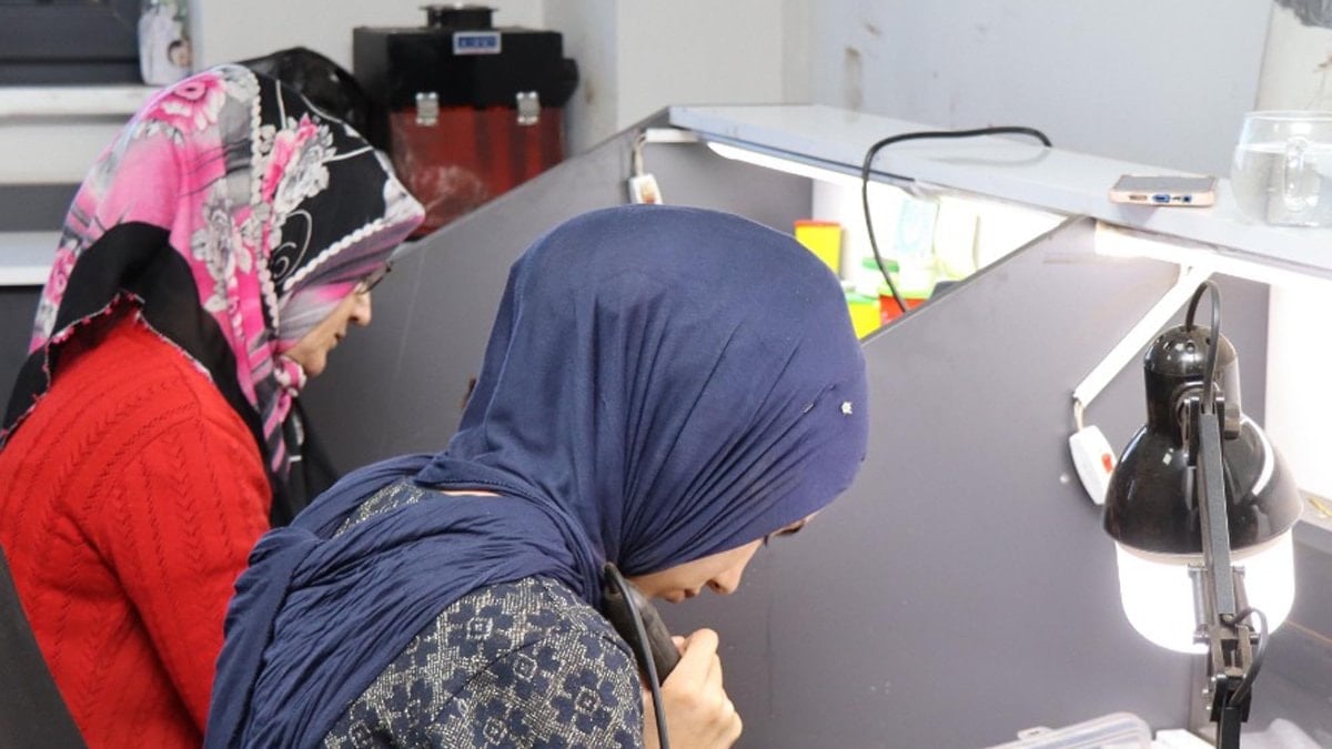 Erzurum'da 'kara kehribarına' bayan eli değdi