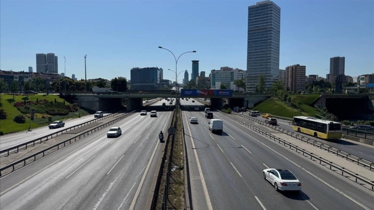 İstanbul'da bayramın birinci günü yollar boş kaldı