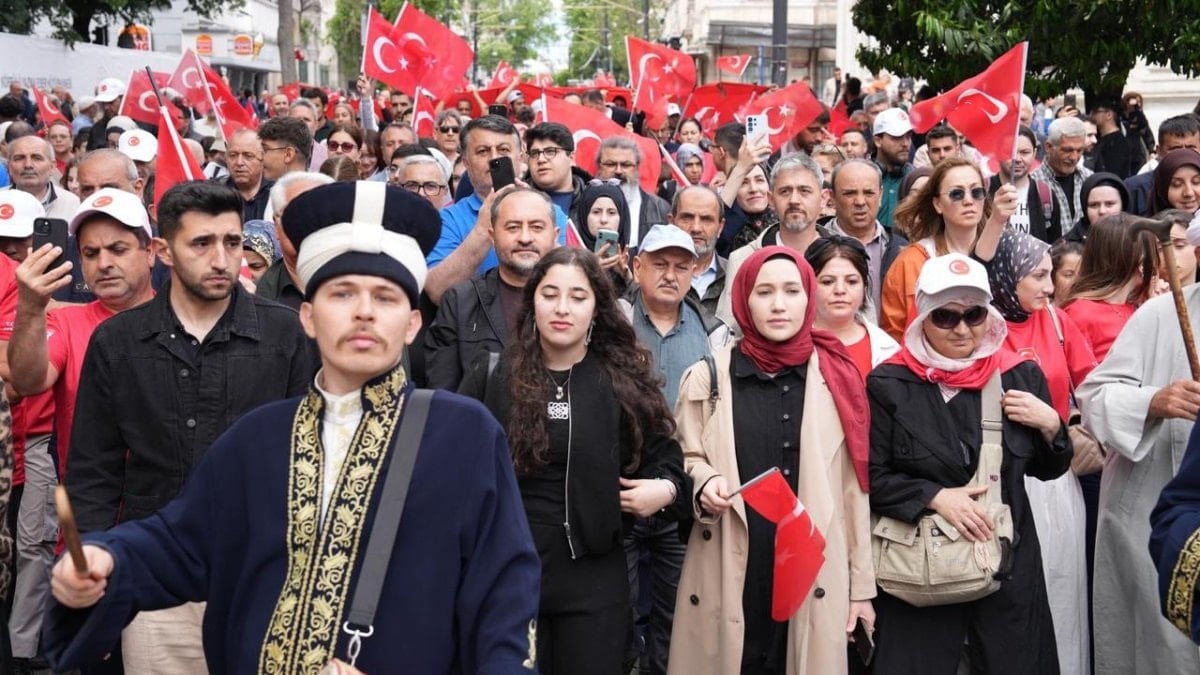 İstanbul'un fethinin 573. yıl dönümü ağır iştirakle kutlanıyor