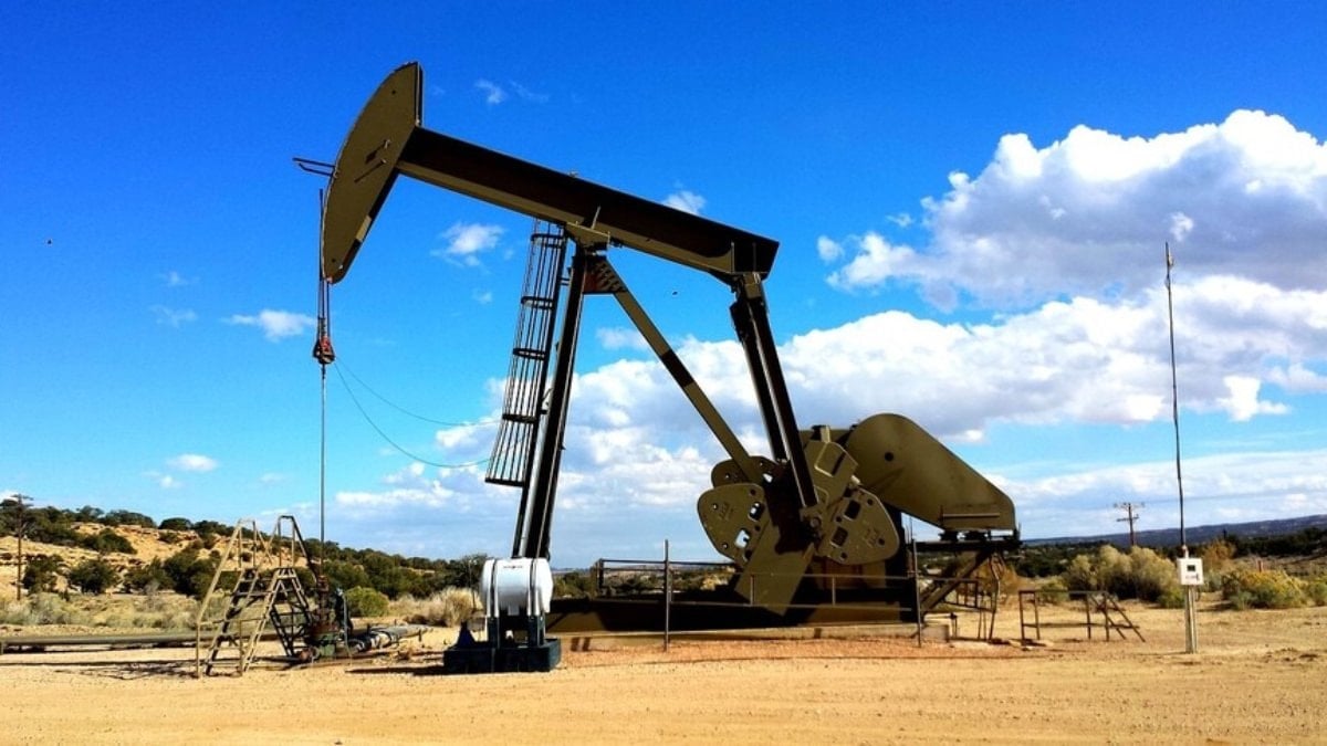 ABD'nin ticari ham petrol stokları azaldı