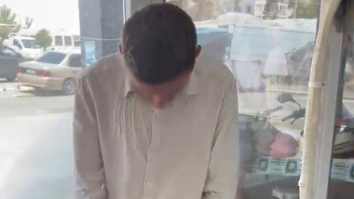 Antalya'da pazarda düzmece döviz ve altınla alışveriş yapan kuşkulu yakalandı