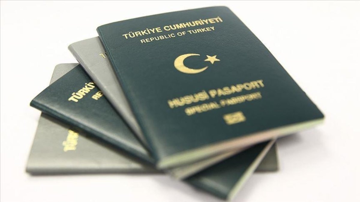 Bağlantı Başkanlığı, 'Yeşil pasaportla seyahat devrine son' argümanlarını yalanladı