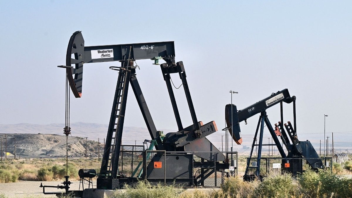Brent petrol, savaşın başlamasından bu yana birinci kere 75 doların altına düştü
