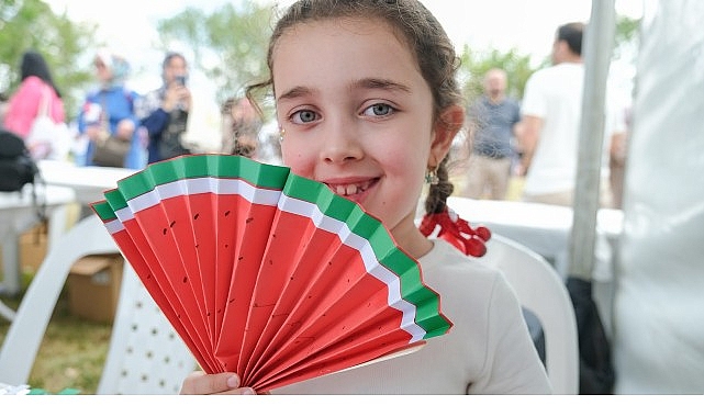 Büyükşehir, İzmit'i bayram yerine çevirdi