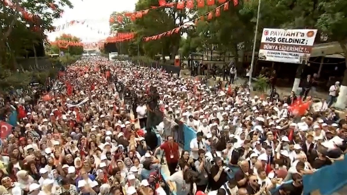 Cumhurbaşkanı Erdoğan, Edirne'de coşkulu kalabalığa seslendi