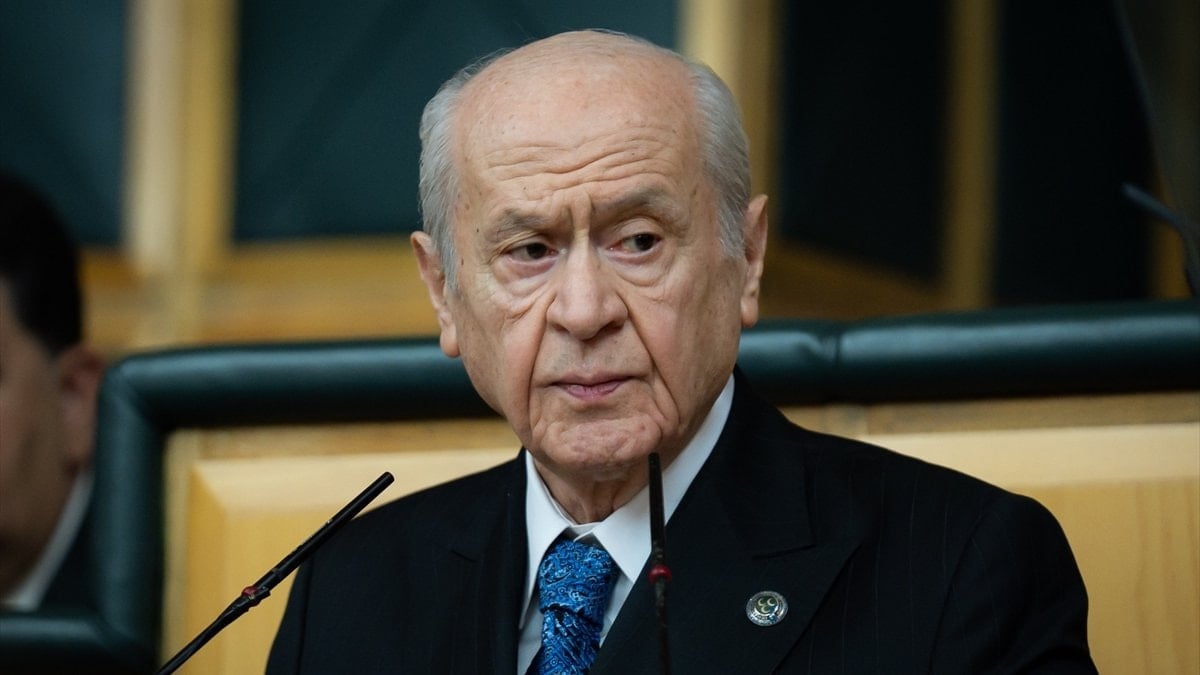 Devlet Bahçeli'nin Blue Topaz rozeti