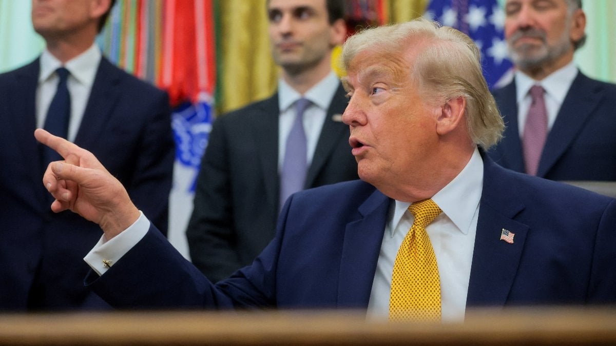 Donald Trump'tan Hürmüz Boğazı çıkışı: Büsbütün açık, petrol fışkırıyor