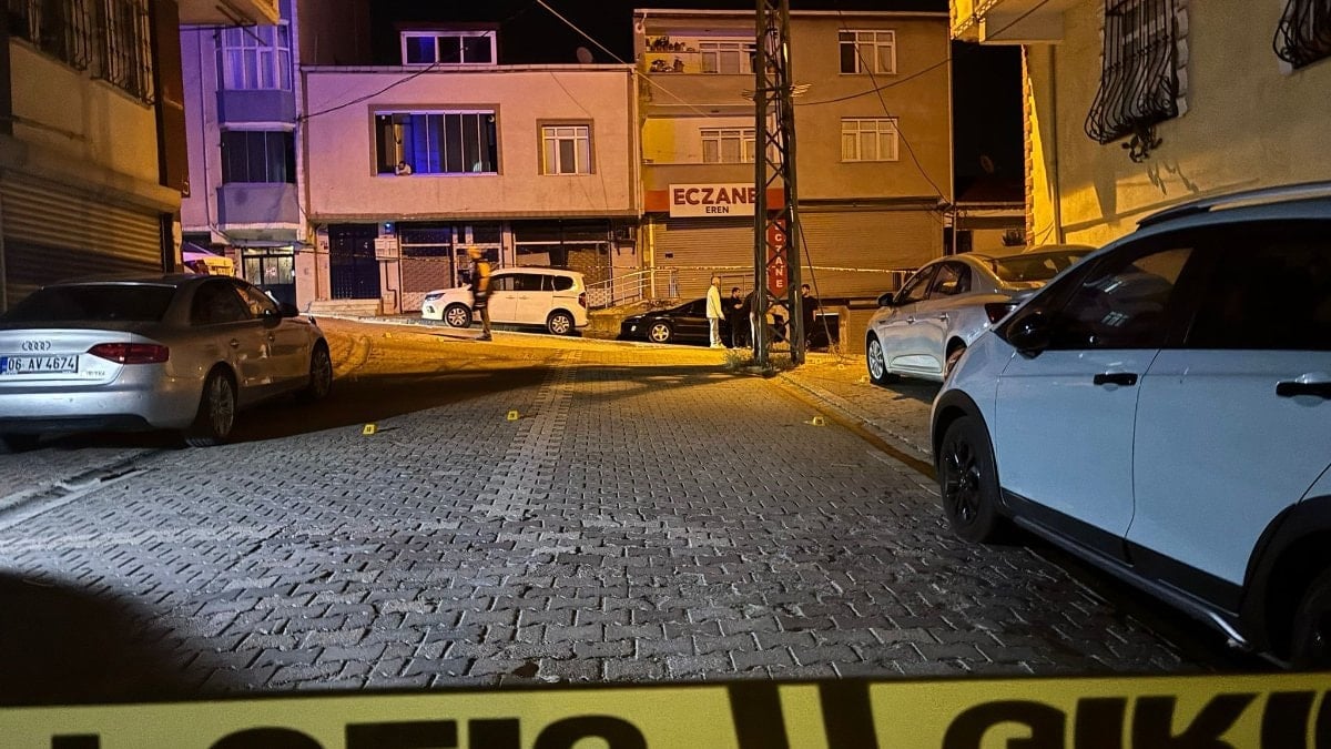 Esenyurt'ta silahlı çatışma: Güvenlik kameraları kaydetti