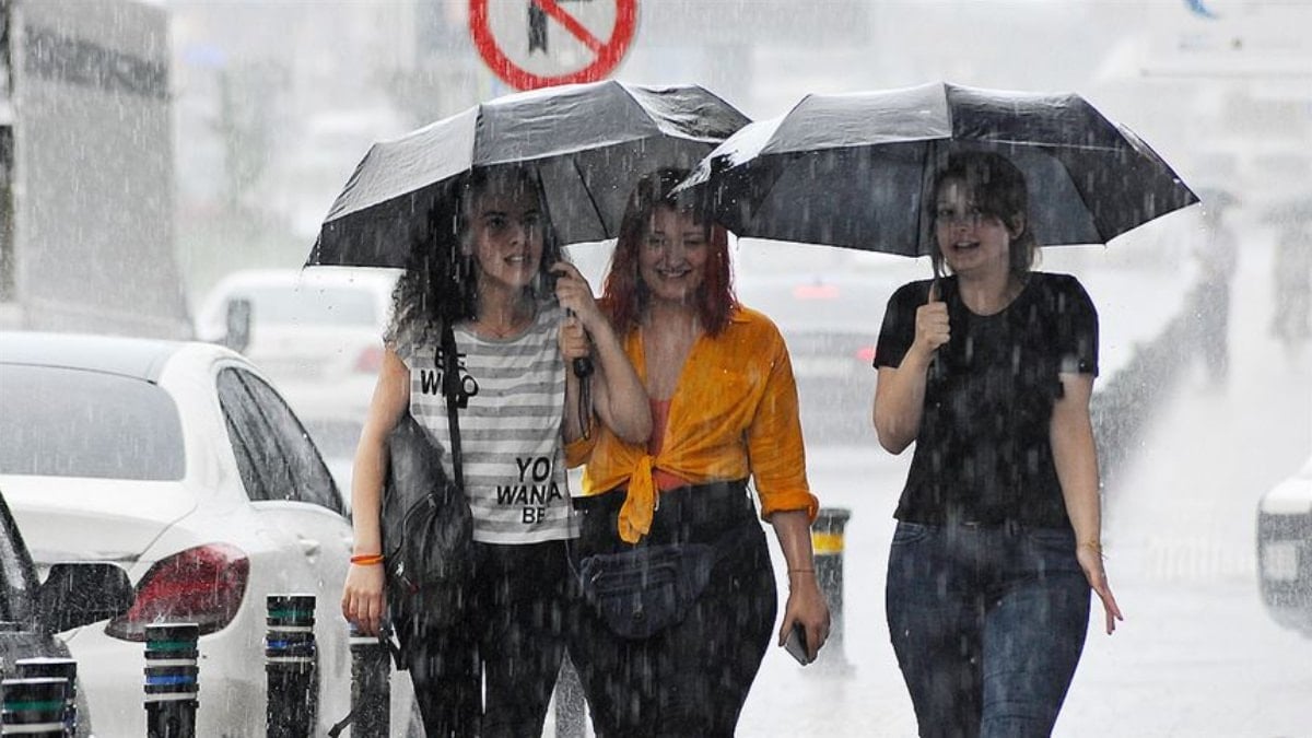 İstanbul'da hafta sonu sağanak yağış bekleniyor