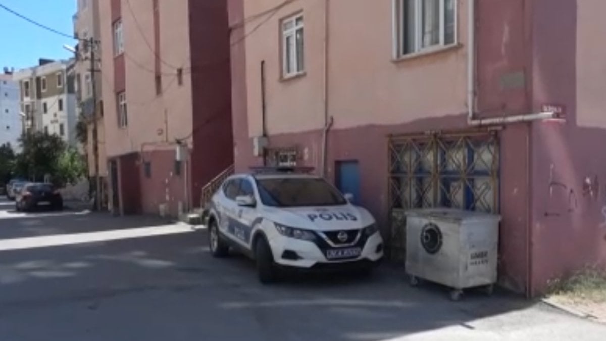 İstanbul'da tartıştığı kiracısı tarafından bıçaklanarak öldürüldü