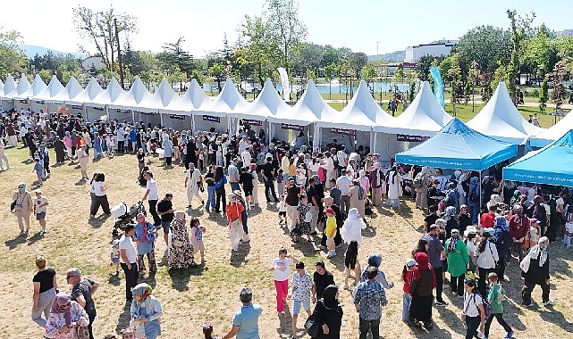 Minikler, Karneval'da hem eğleniyor hem üretiyor