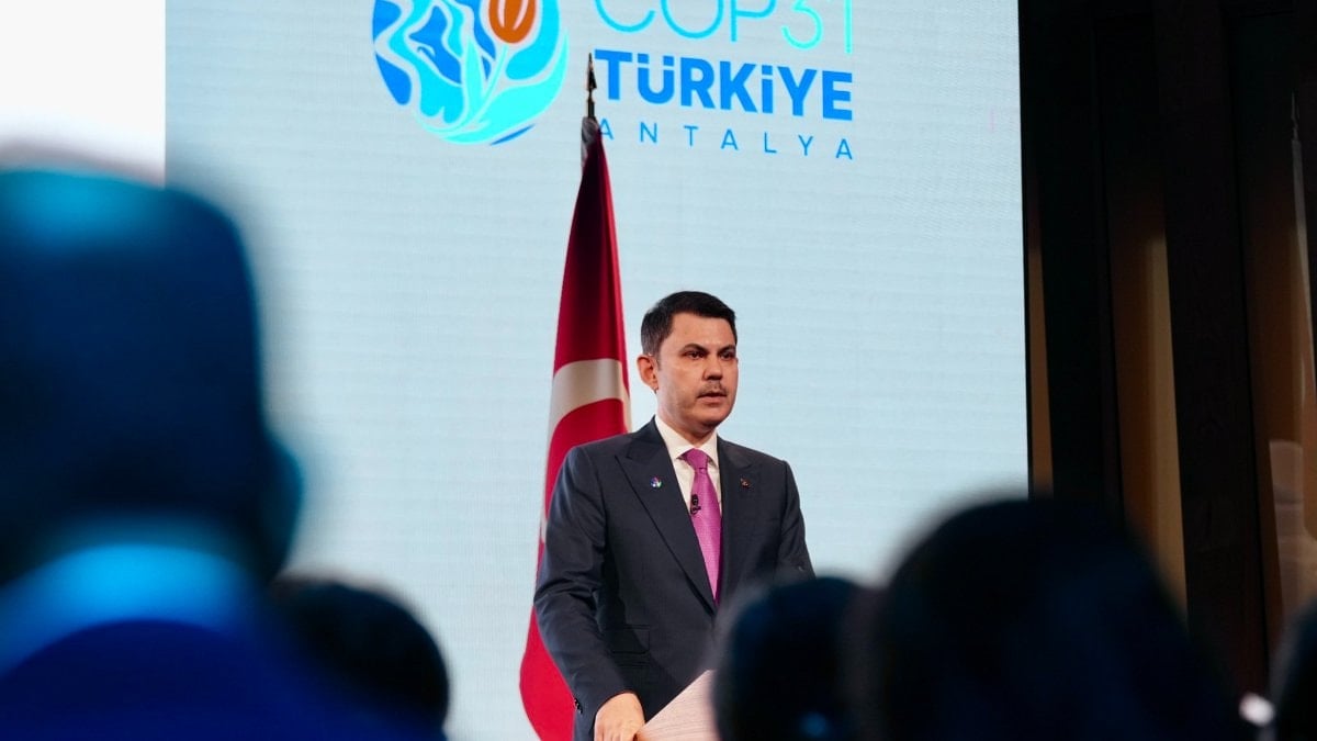 Murat Kurum, Londra'da düzenlenen Türkiye Güç Dönüşümü Yatırım Forumu'nda konuştu