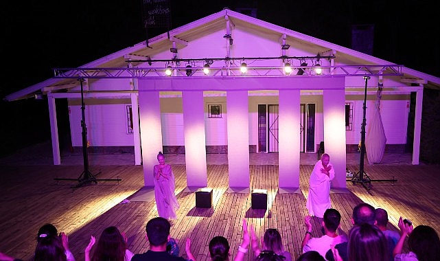 Nilüfer'de Kadın Oyunları Festivali "Şairler Mezarlığı" ile sona erdi