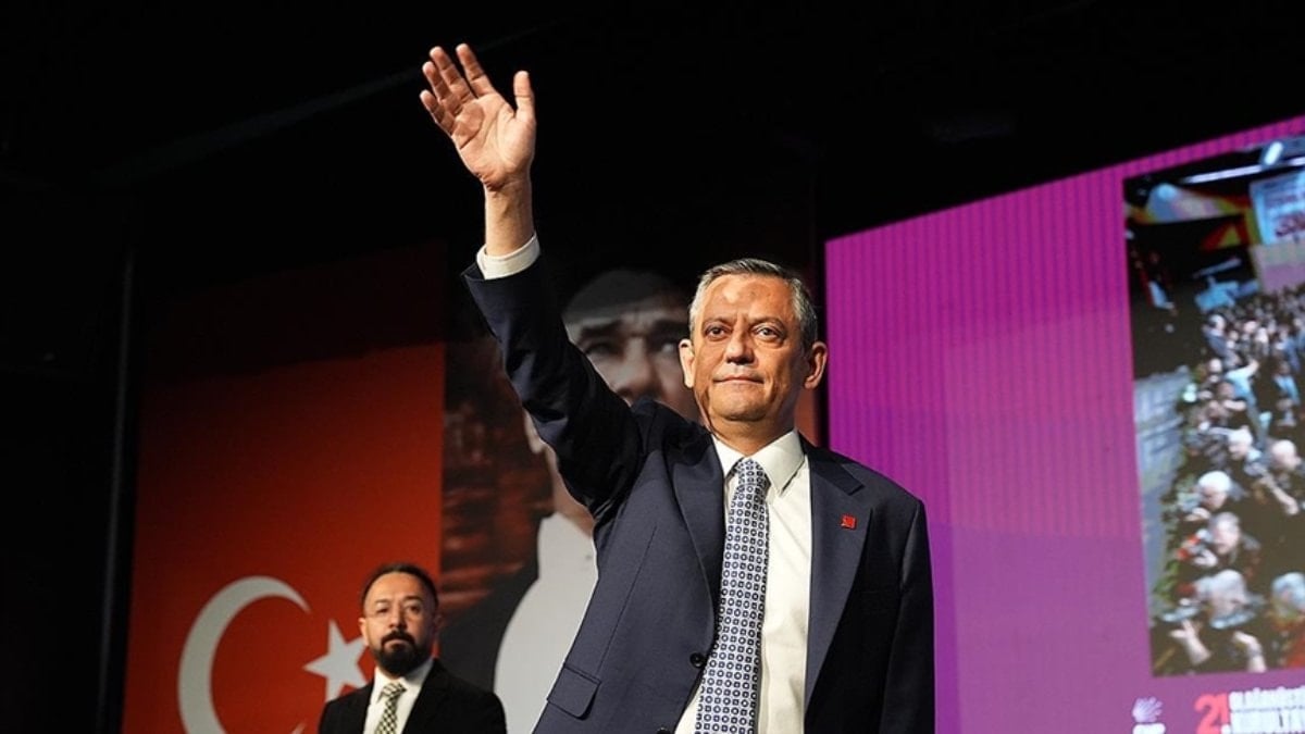 Özgür Özel'in takımının tamamı CHP PM'den istifa etti