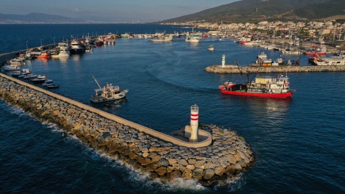 Türkiye genelinde balıkçı gemilerindeki takip aygıtları yenileniyor