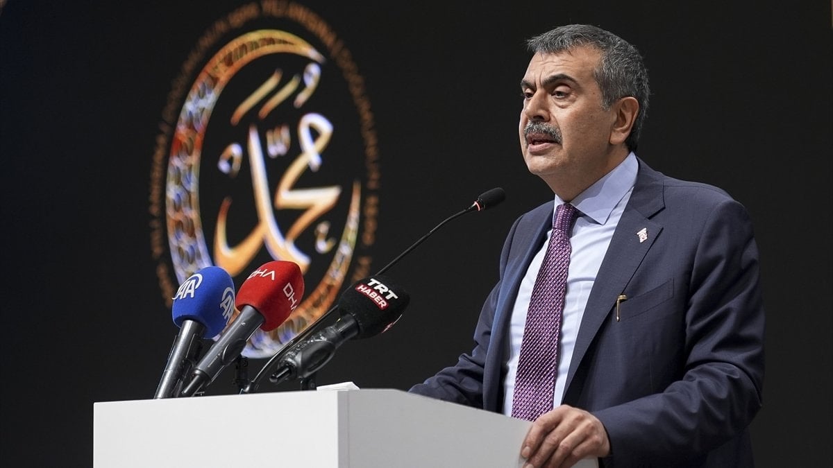 Yusuf Tekin, müfredattaki kavram değişikliklerine ait tenkitlere karşılık verdi