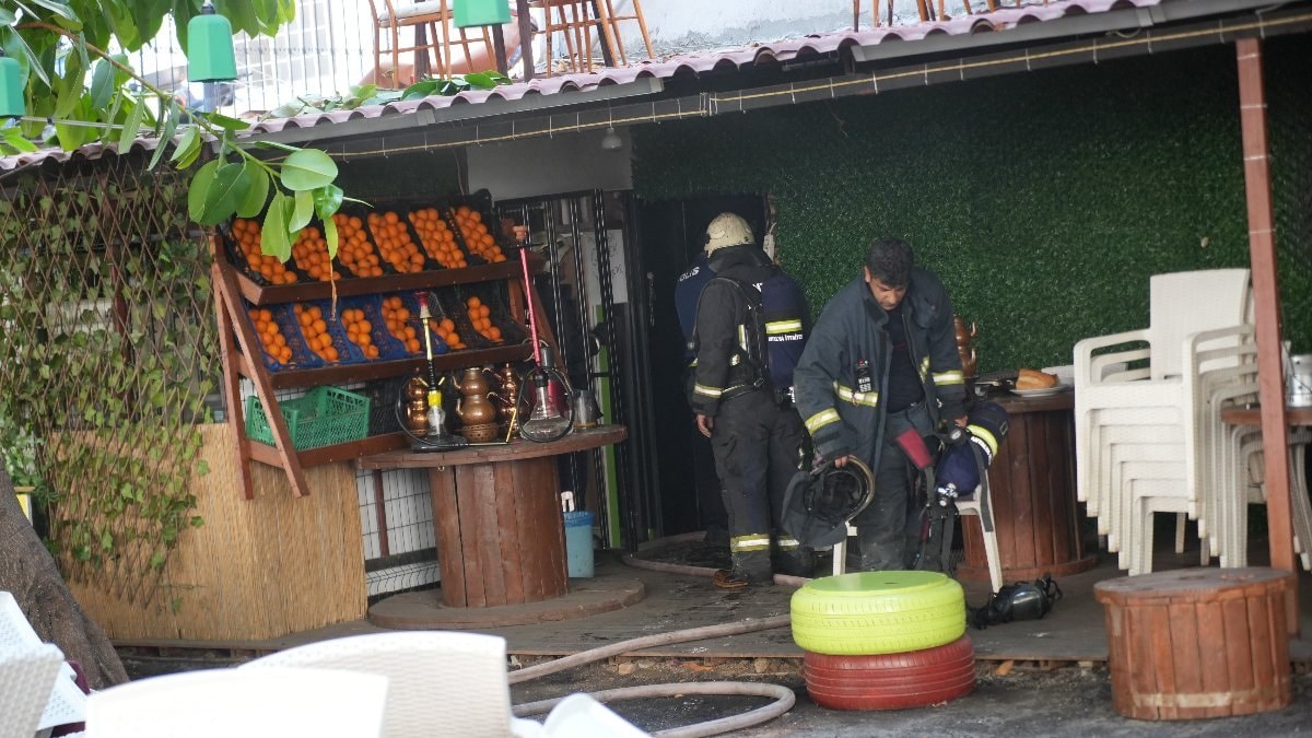 Antalya'da zabıtanın yer işgali ikazına kızdı: Dükkanını ataşe verdi