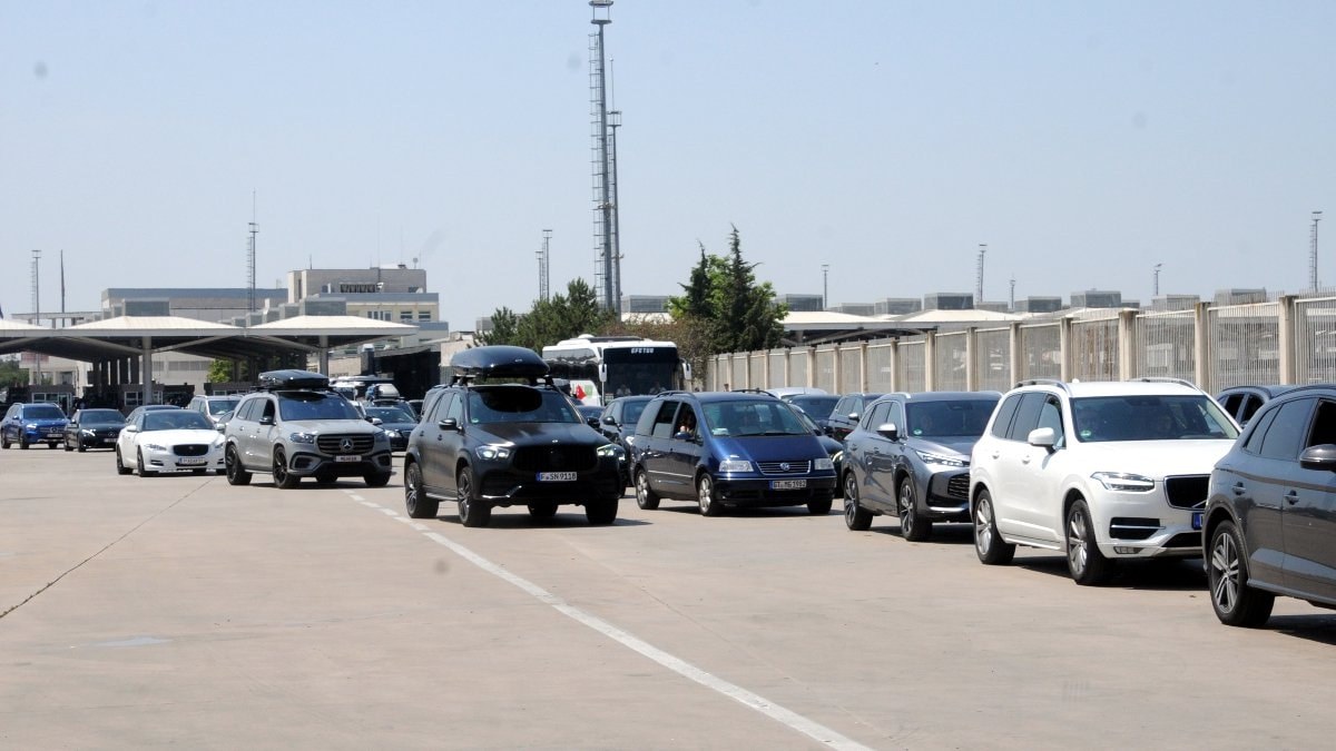 Edirne'deki hudut kapılarında gurbetçi yoğunluğu