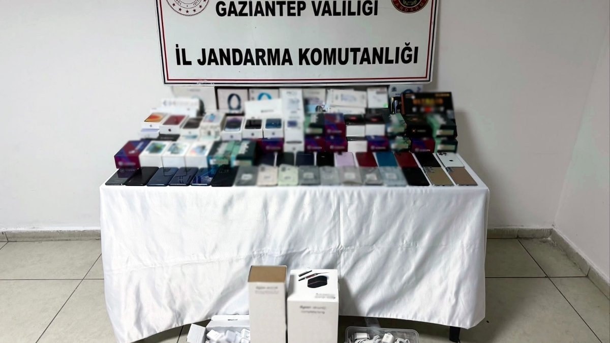 Gaziantep'te kaçakçılık operasyonu: 1,5 milyon TL kıymetinde materyal ele geçirildi