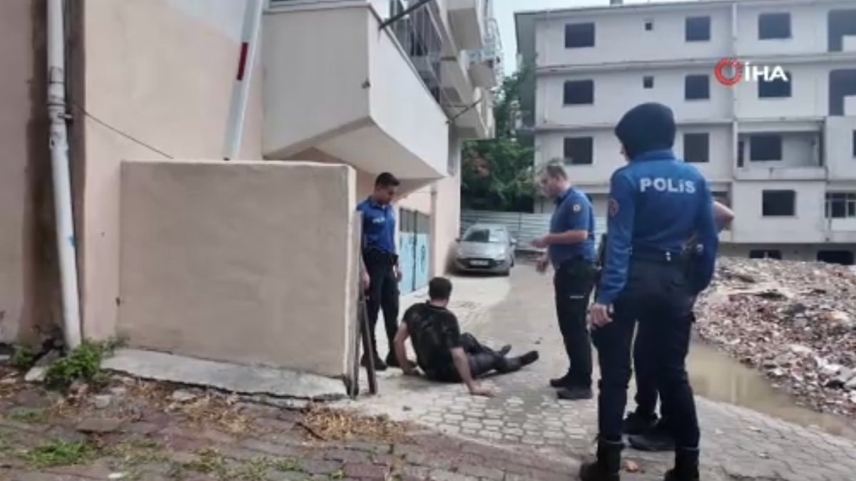 İstanbul'da alkollü iki şahıs hengame çıkardı, esnafa saldırdı, polisten kaçtı