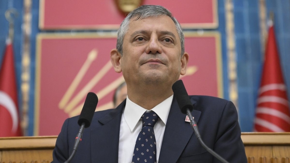 Özgür Özel ve grubu yeni partinin binasını tuttu