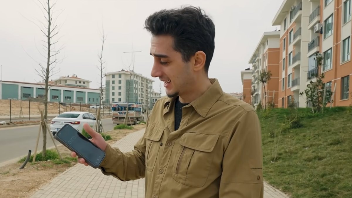 Ruhi Çenet, sarsıntı bölgesinde inşa edilen mahalleleri gezdi