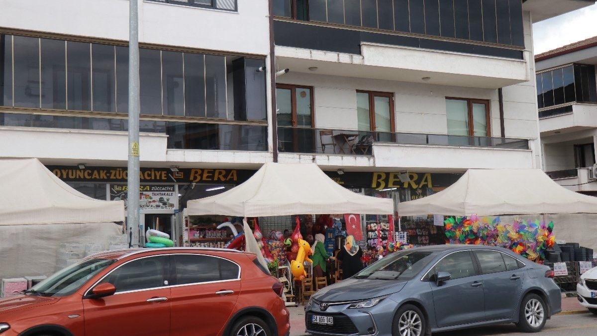 Sakarya'da hırsızlık teşebbüsü: Kilitli kapıyı açamayınca gözü paspasa diktiler