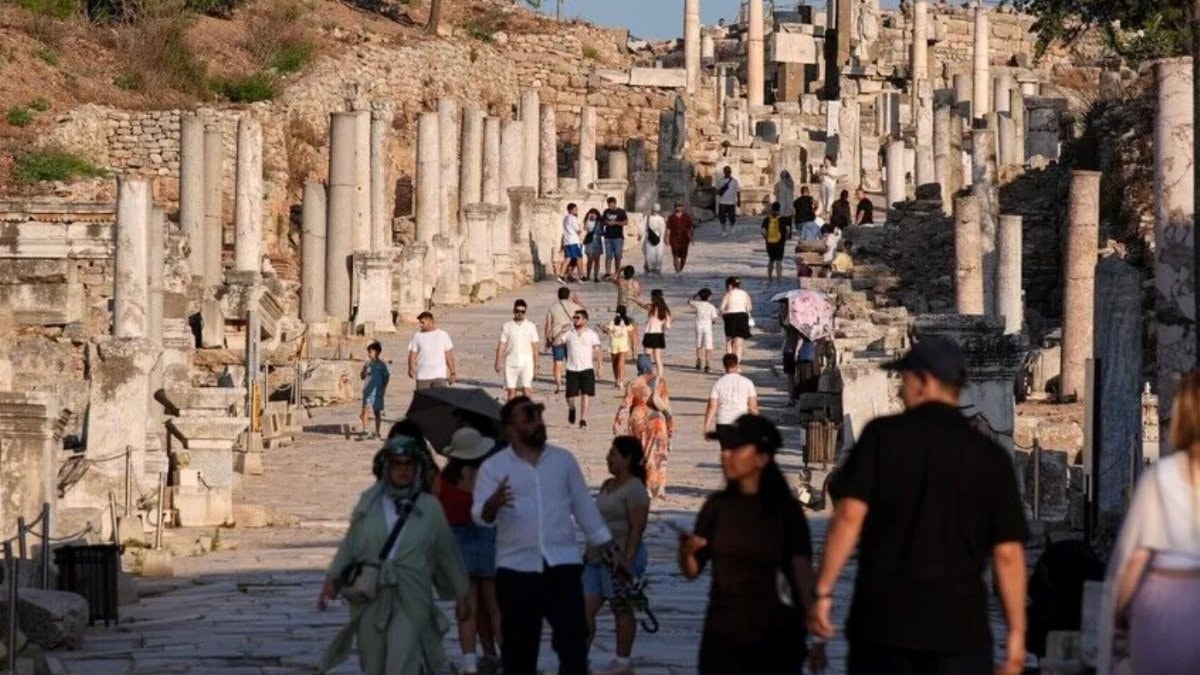 Vatandaş tatili için akraba ziyaretine tartı verdi