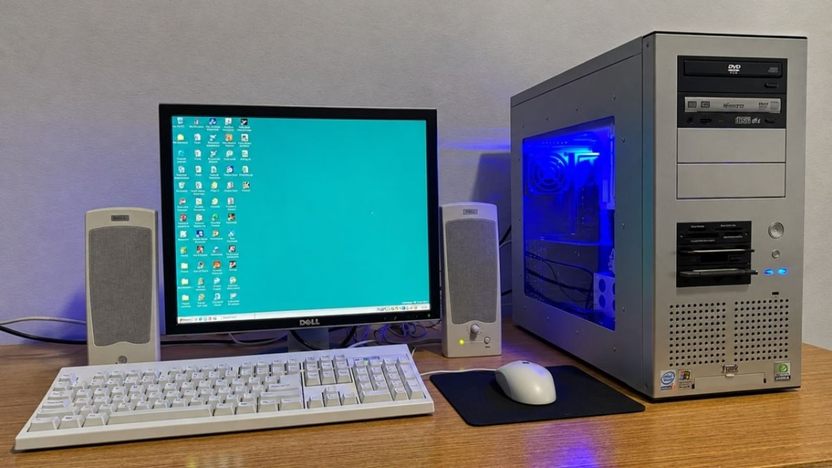26 yıllık retro bilgisayarı dönüştürdü: 700 oyunu muvaffakiyetle yükledi