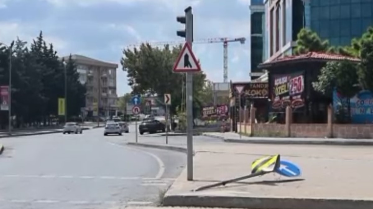 Beylikdüzü'nde kırmızı ışık ihlali kazaya sebep oldu