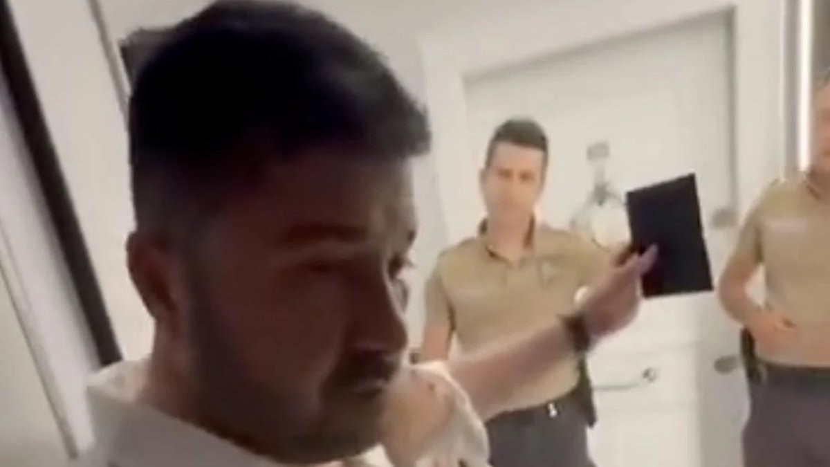 CHP'li vekil Ahmet Baran Yazgan'dan 'dokunulmazlığımı kaldırın' daveti