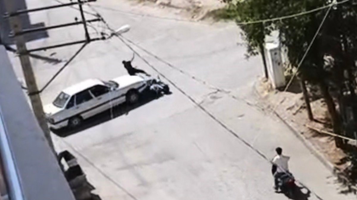 Çorum'da arabanın çarptığı motosiklet şoförü havaya fırladı