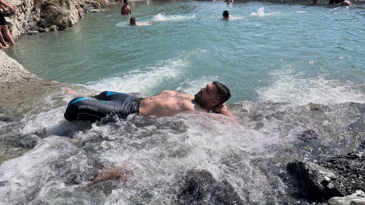 Erzincan'da 40 derece sıcakta enteresan serinleme