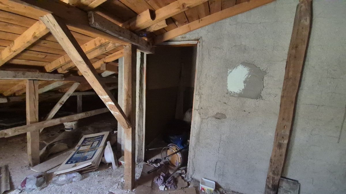 Eskişehir'de hırsızların gayesi bu sefer apartmanın çatı kapısı oldu