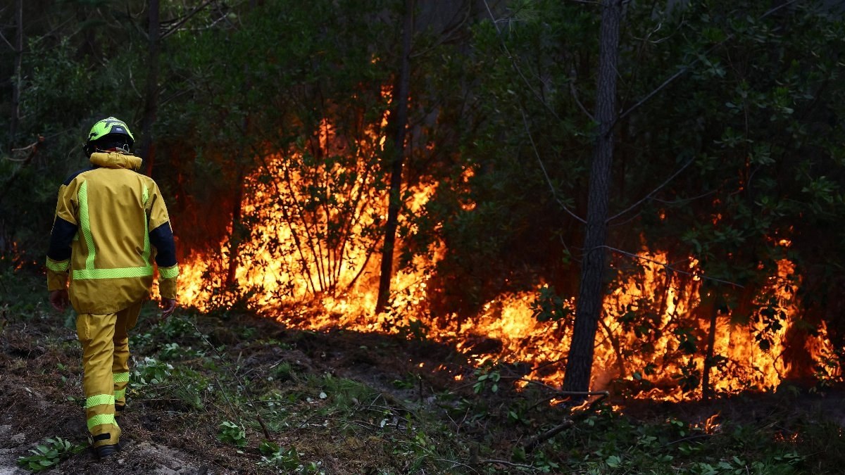 Fransa'da orman yangını riski sebebiyle 50 vilayette turuncu alarma geçildi