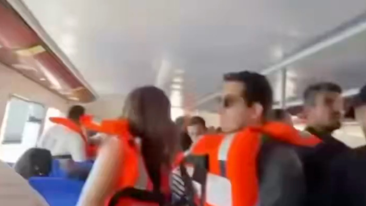 Girne açıklarında alabora olan yolcu gemisinin içinden manzaralar ortaya çıktı