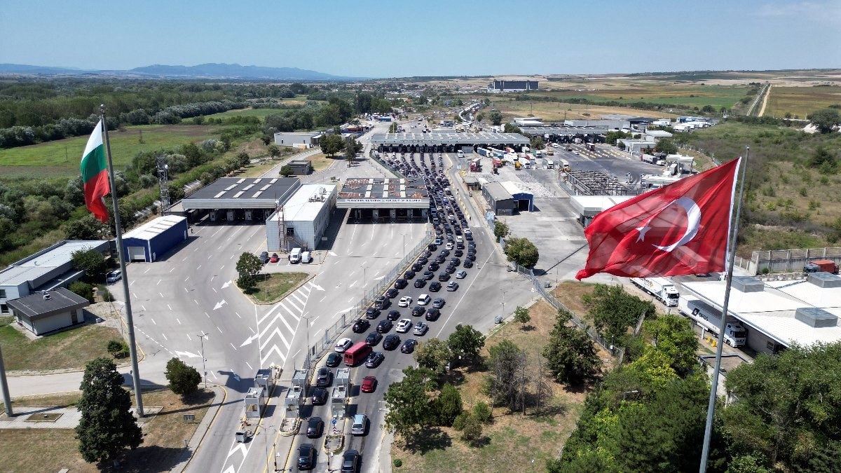 Gurbetçilerin üzüntülü dönüşü sürüyor