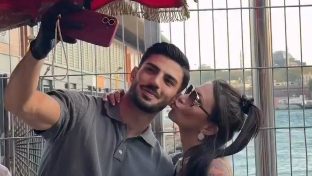 Güzel mısırcı kendisini öpen Rus turiste sinirlendi: O anlar kamerada
