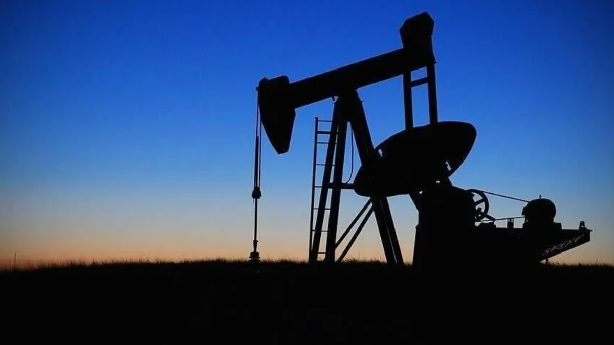 İran, ABD ablukasına karşın yüksek petrol gelirleri elde etti