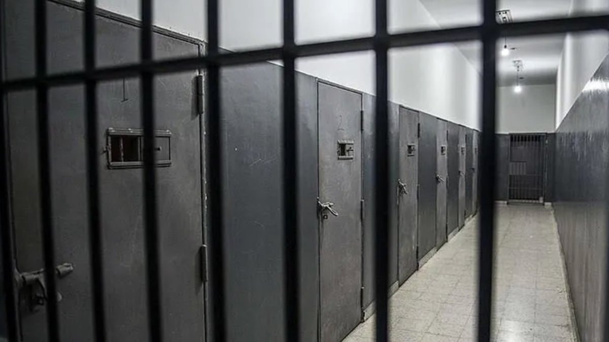 İsrail hapishanelerindeki berbat muamele: Filistinli esir tek tek anlattı