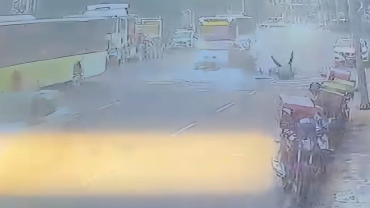 İstanbul'da motosiklet şoförünün kazası kamerada
