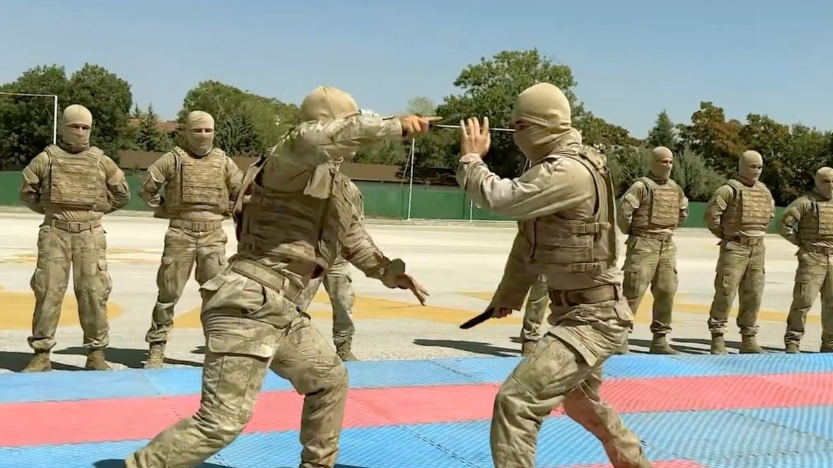 Jandarma birliklerinin yakın dövüş eğitiminden manzaralar paylaşıldı
