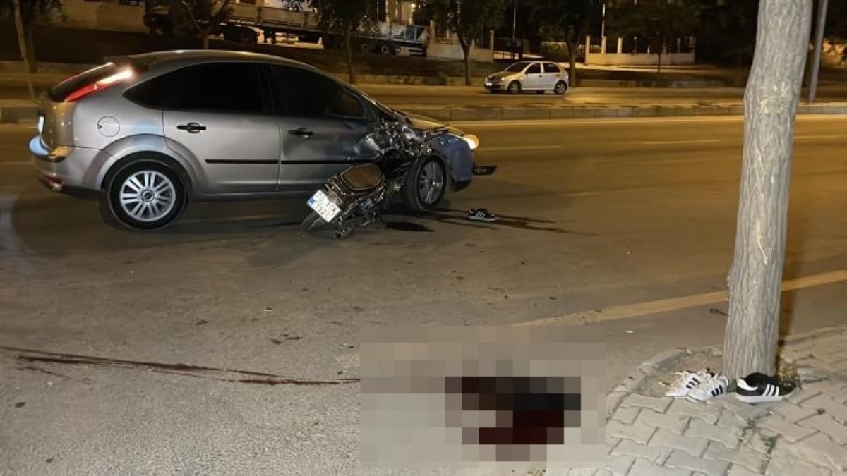 Karaman'da motosiklet arabaya ok üzere saplandı: 1 meyyit, 1 yaralı