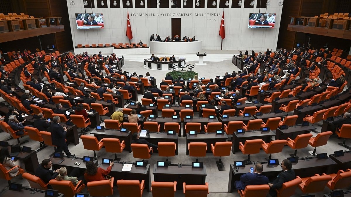 Meclis'te sandalye dağılımı değişti: Yeni Yol yine küme kurma sayısına erişti