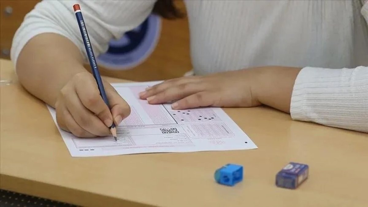 Meslekler yok olmuyor, dönüşüyor: Gençlere 'bölüm değil yetkinlik' uyarısı